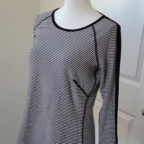 Lululemon Athletica Reversible Long Sleeve Top Black White Stripe Size 8 - Picture 10 of 12